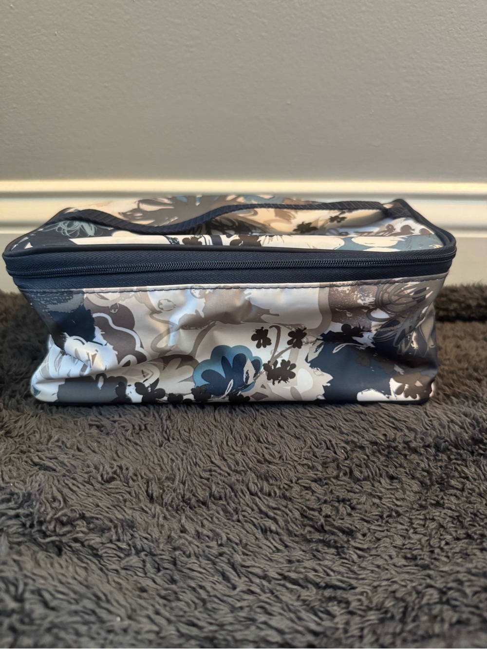 THIRTY-ONE Toiletry Bag